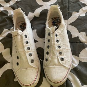 Women’s blowfish slip on shoes color white